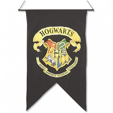 "Hogwarts" vėliava ant sienos
